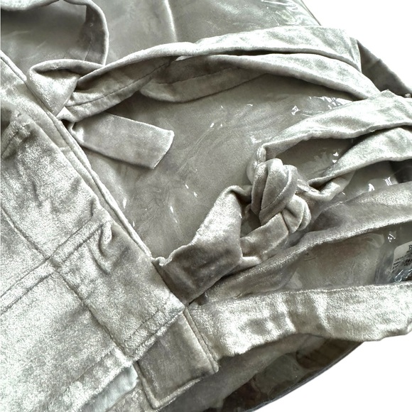 Brand New RH teen RH luster velvet tie top drapes 2 panels size 50x96 lined - Picture 2 of 5